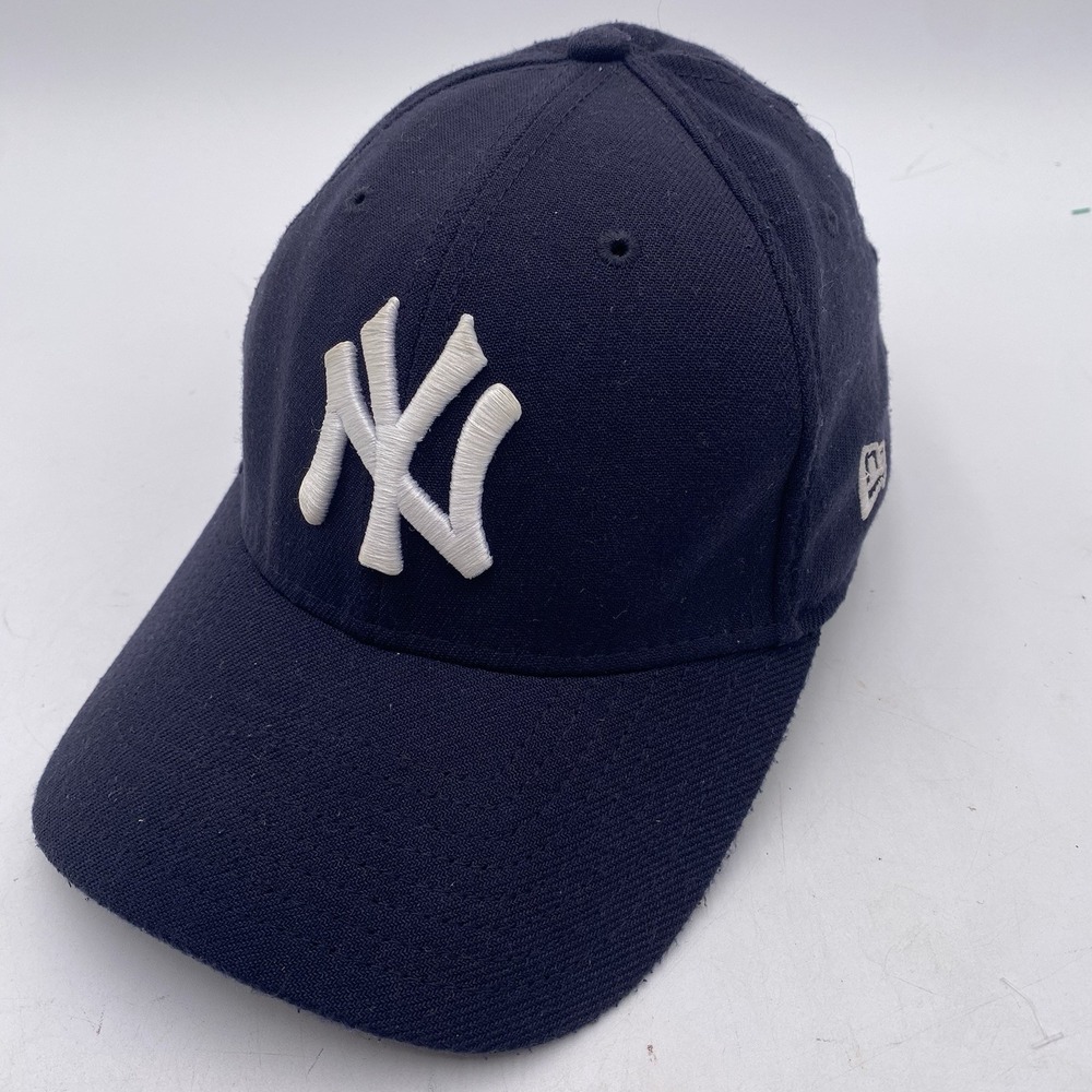New York Yankees Hat New Era 39thirty Stretch fit Small Medium Blue Cleaned